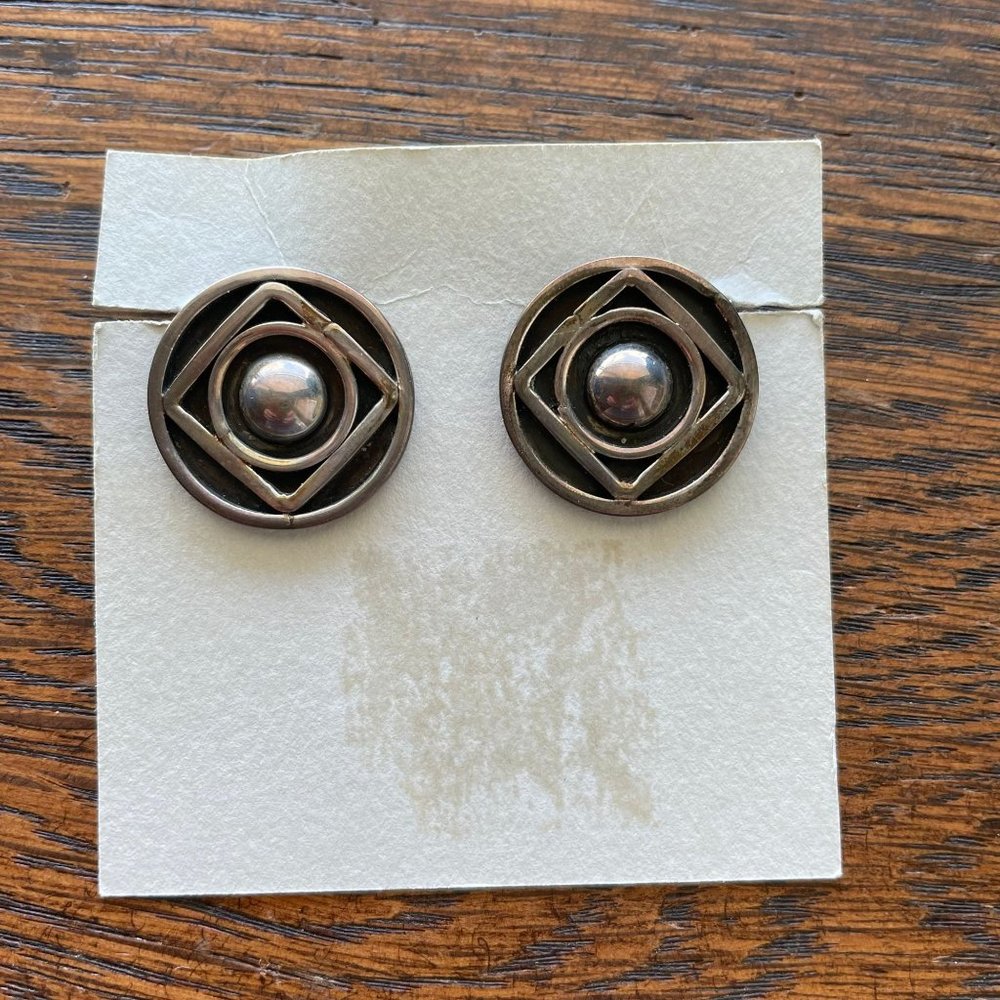 Vintage Castle Gap Sterling Silver Round Clip- On Earrings